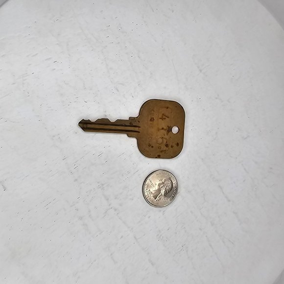 Vintage Curtis Hotel Room Key 416 CO-91 - Picture 4 of 8